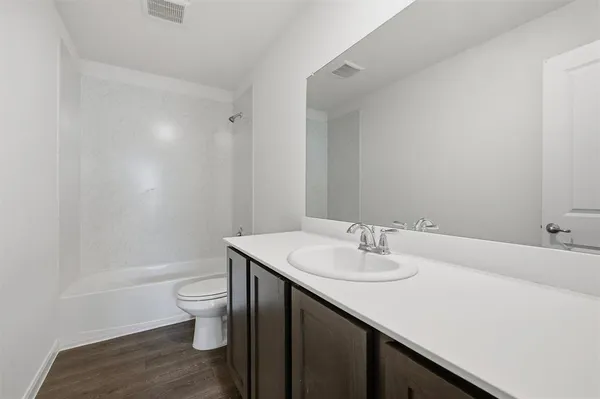 $2,500 | 3947 Oak Creek Circle, Denison, TX 75020