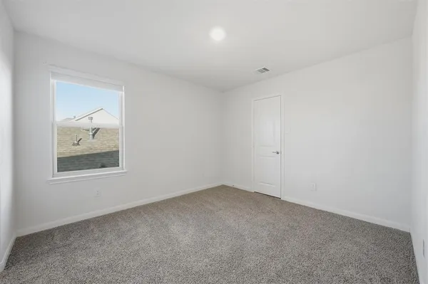 $2,500 | 3947 Oak Creek Circle, Denison, TX 75020