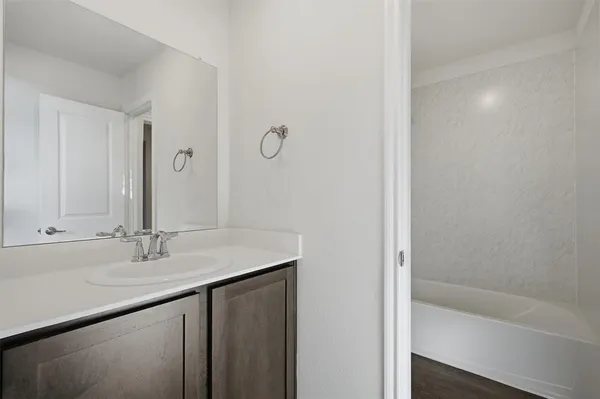 $2,500 | 3947 Oak Creek Circle, Denison, TX 75020