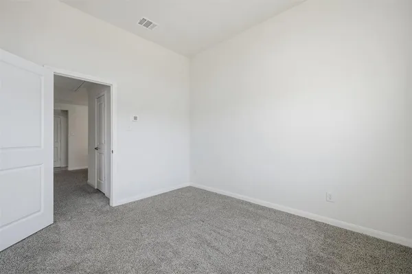 $2,500 | 3947 Oak Creek Circle, Denison, TX 75020