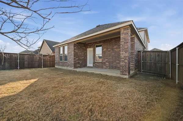 $2,500 | 3947 Oak Creek Circle, Denison, TX 75020