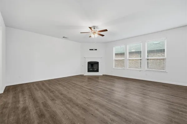 $2,500 | 3947 Oak Creek Circle, Denison, TX 75020