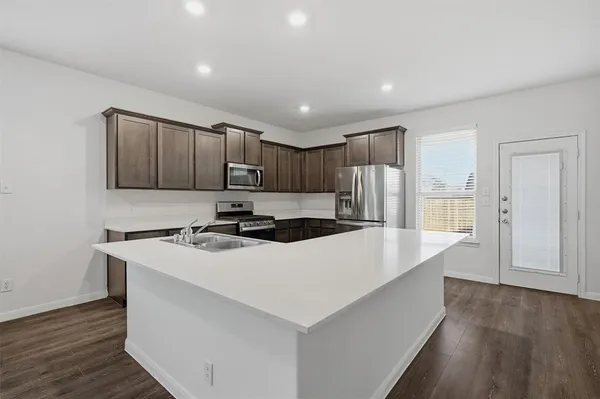 $2,500 | 3947 Oak Creek Circle, Denison, TX 75020