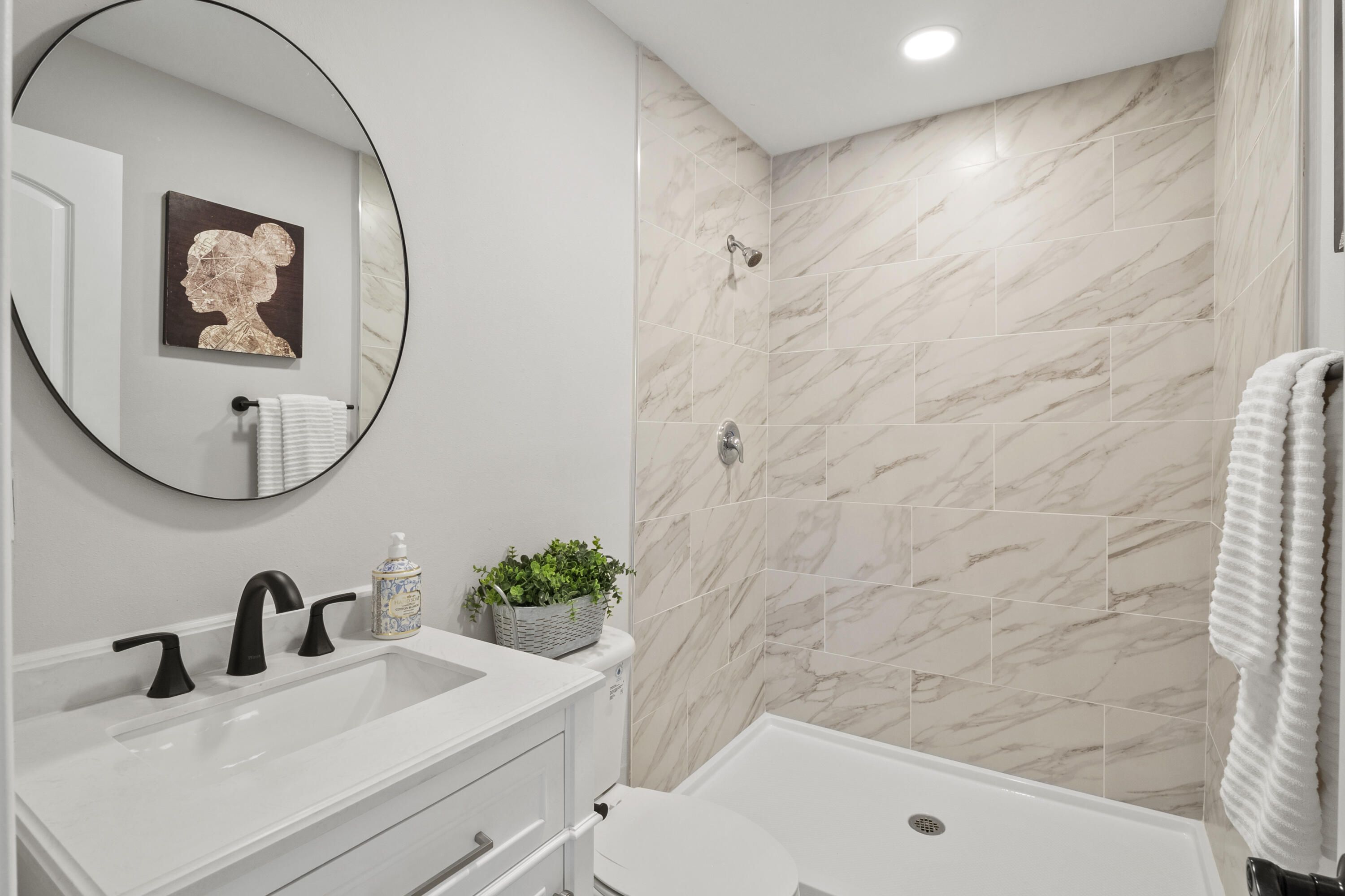 1530 Crestview Trail Acton, CA 93510 - Photo 11 of 43 a bathroom with a sink a toilet and a tub