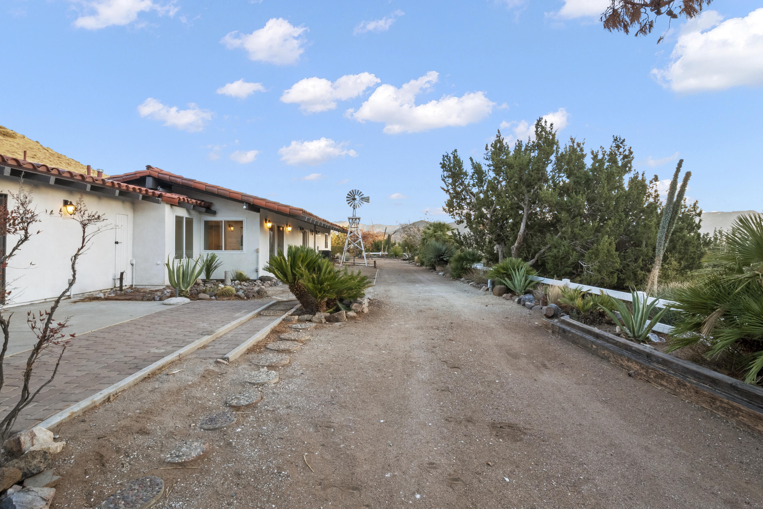 1530 Crestview Trail Acton, CA 93510 - Photo 32 of 43 a view of a house with a patio