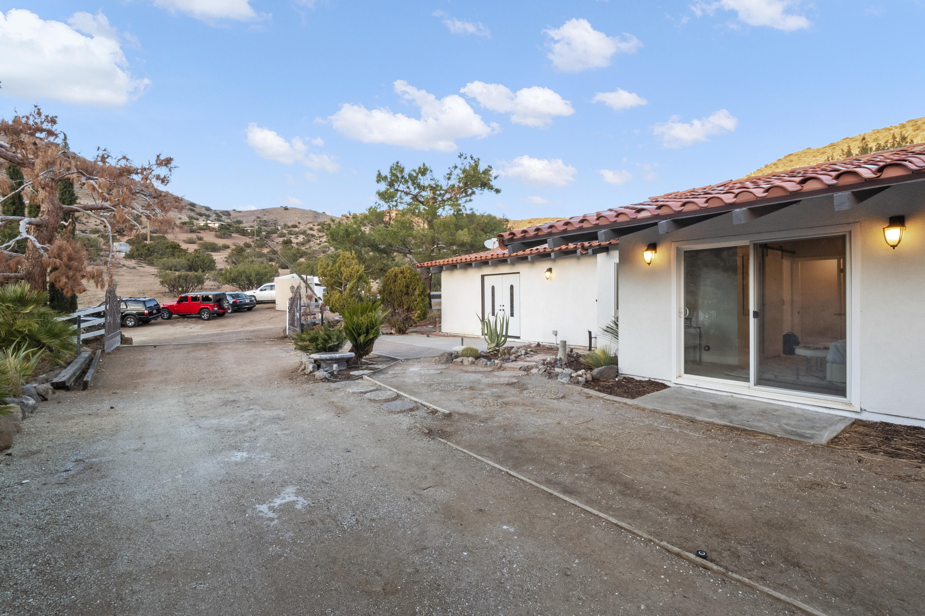 1530 Crestview Trail Acton, CA 93510 - Photo 33 of 43 a view of a house with basketball court