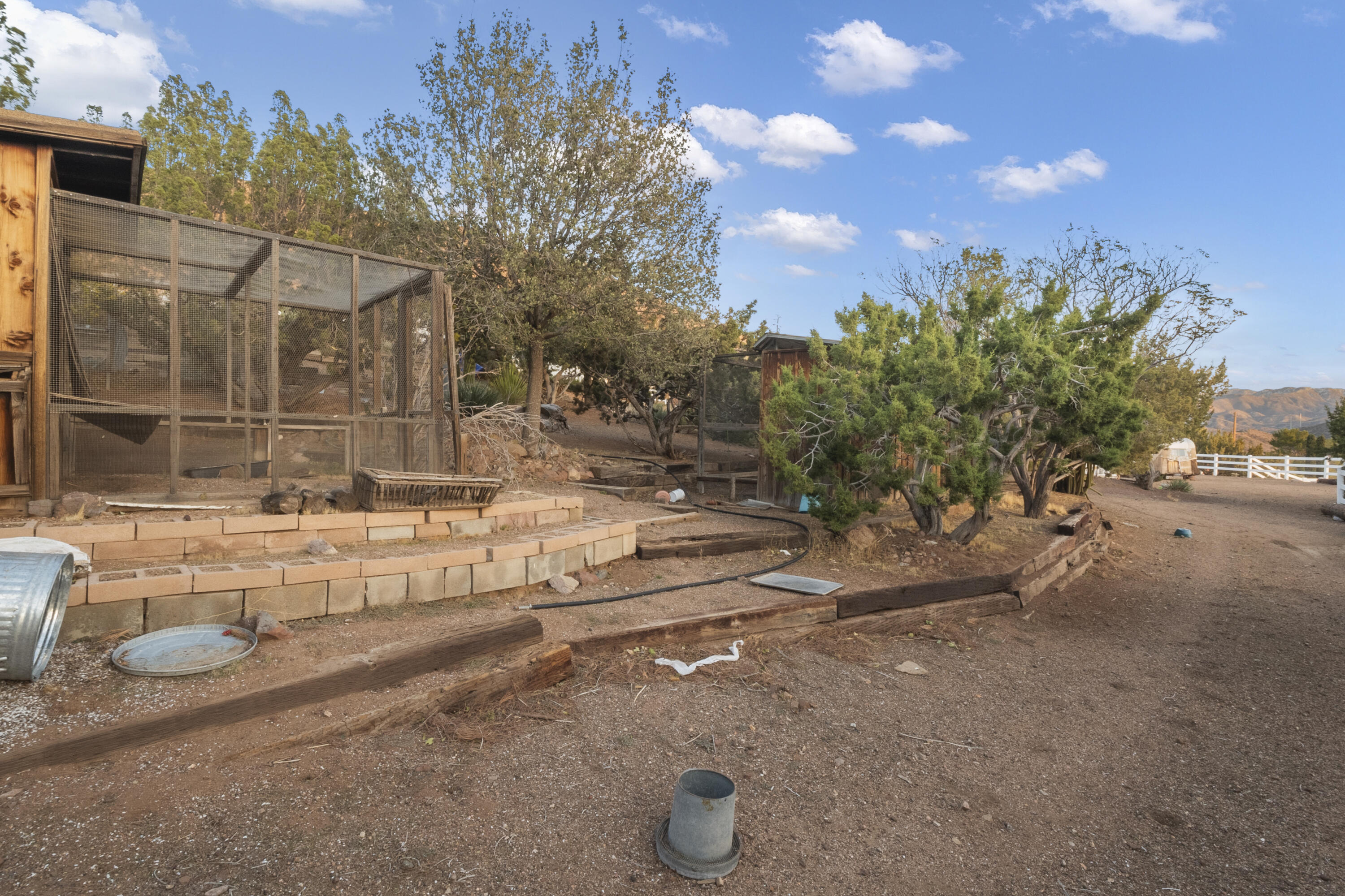 1530 Crestview Trail Acton, CA 93510 - Photo 38 of 43