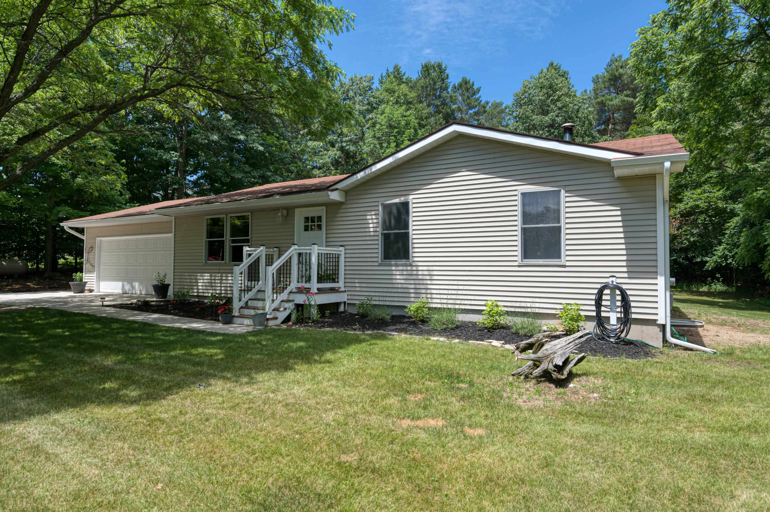 10458 Cedar Run Road Traverse City, MI 49684 - Photo 8 of 36 1923913-db74ce7d-33c8-436c-9be6-3d0166bb4ceb.JPG