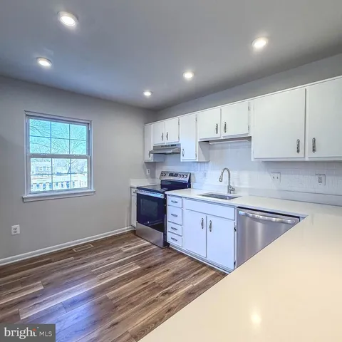 $570,000 | 9212 Landgreen Street, Manassas, VA 20110