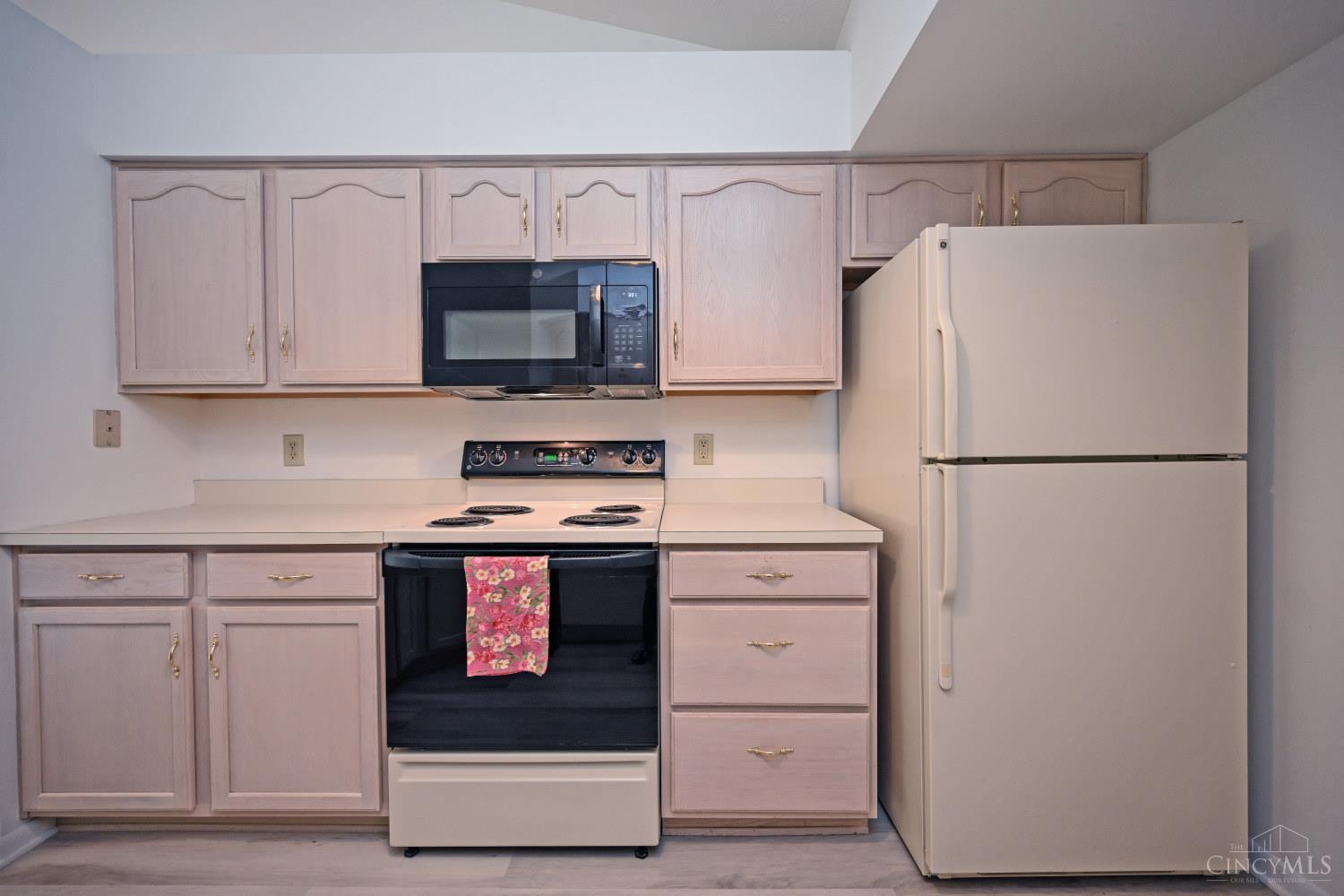 7905 Ramble View, Unit 301 Cincinnati, OH 45231 - Photo 17 of 44