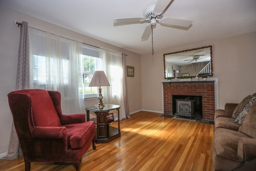 2 Elizabeth Road Hudson, MA 01749 - Photo 12 of 27 Gallery Image 12