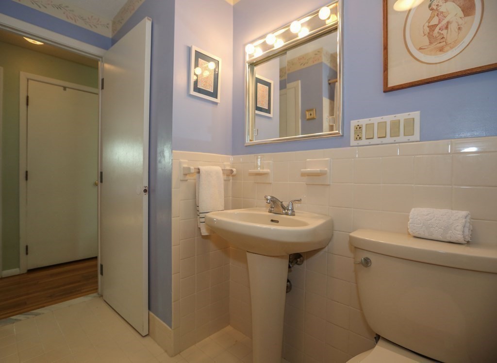 2 Elizabeth Road Hudson, MA 01749 - Photo 23 of 27 Gallery Image 23
