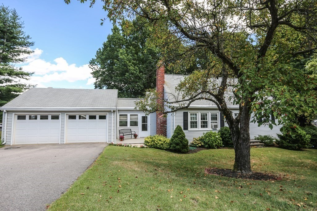 2 Elizabeth Road Hudson, MA 01749 - Photo 3 of 27 Gallery Image 3