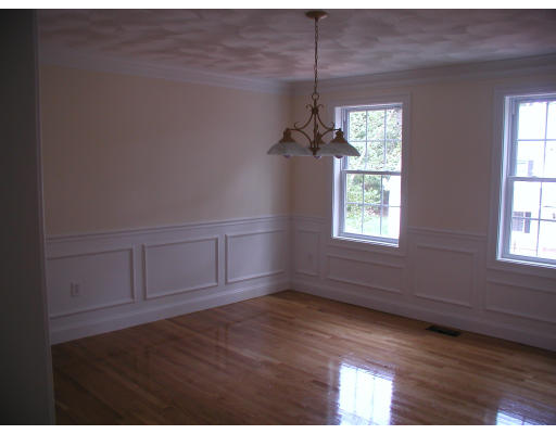 100 Saunders Road Lynn, MA 01904 - Photo 3 of 7 Gallery Image 3