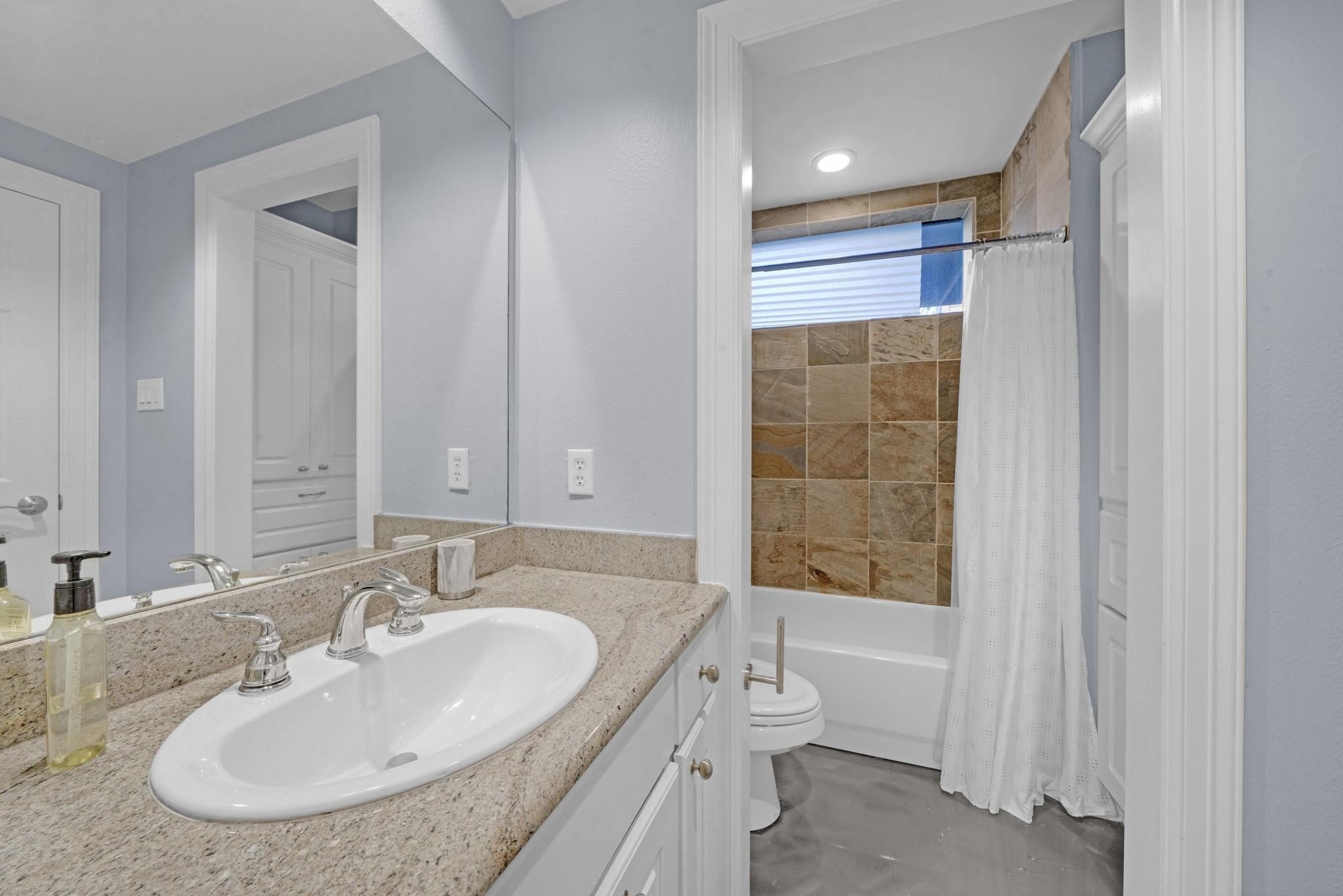 5323 Nolda Street, Unit D Houston, TX 77007 - Photo 13 of 14