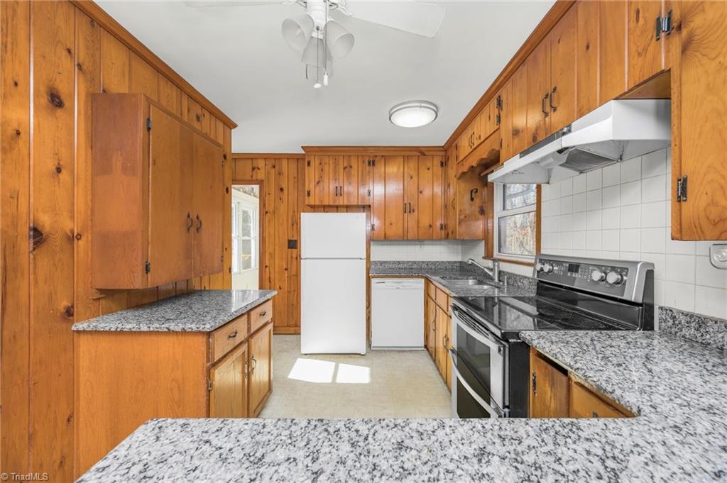 5253 Mountain View Road Winston-Salem, NC 27104 - Photo 12 of 34 Gallery Image 12