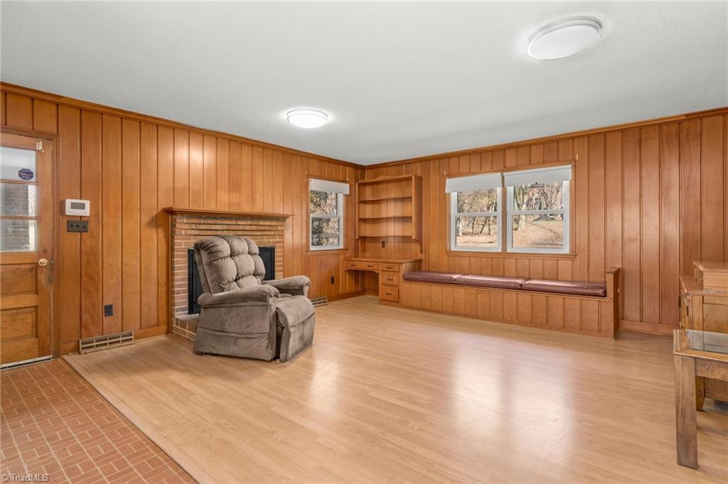 5253 Mountain View Road Winston-Salem, NC 27104 - Photo 5 of 34 Gallery Image 5