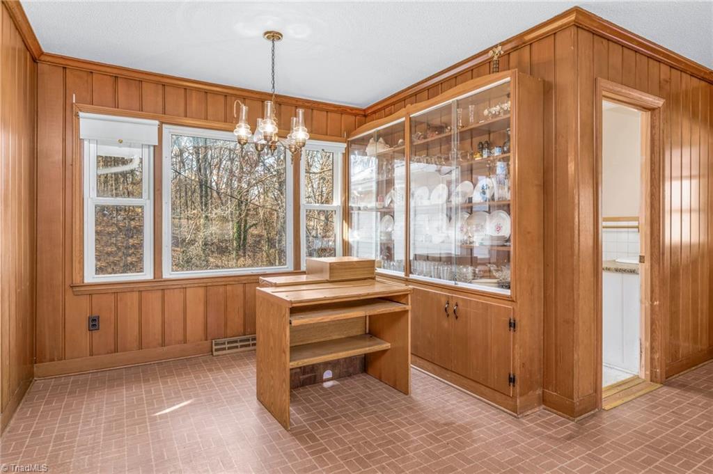 5253 Mountain View Road Winston-Salem, NC 27104 - Photo 8 of 34 Gallery Image 8