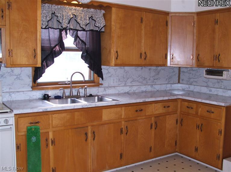 3014 14th Street Northwest Canton, OH 44708 - Photo 4 of 17 Gallery Image 4