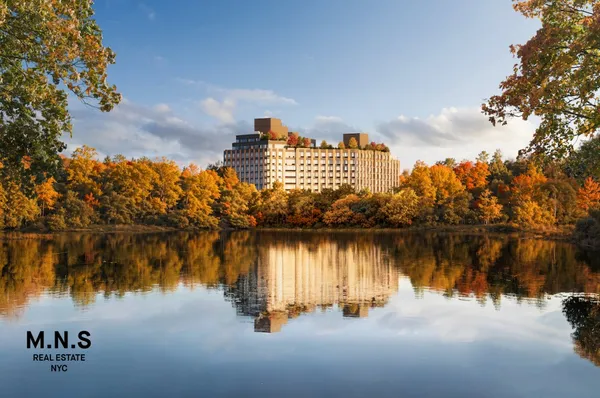 $3,923 | 11 Ocean Parkway, Unit 610 | Windsor Terrace