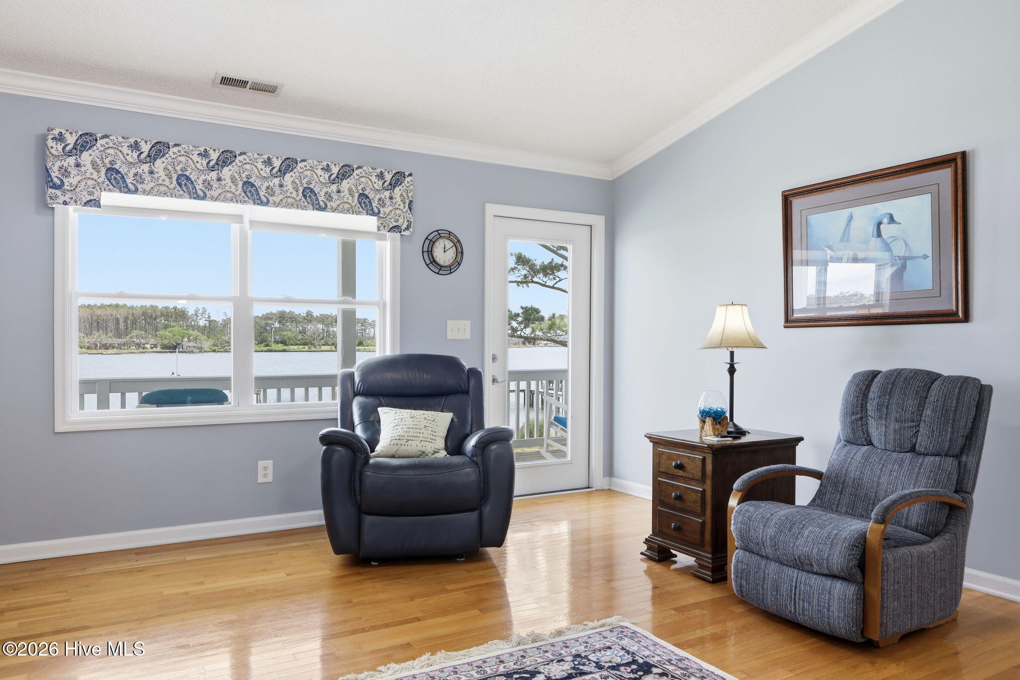 260 Hill Road Smyrna, NC 28579 - Photo 20 of 60 Living Room