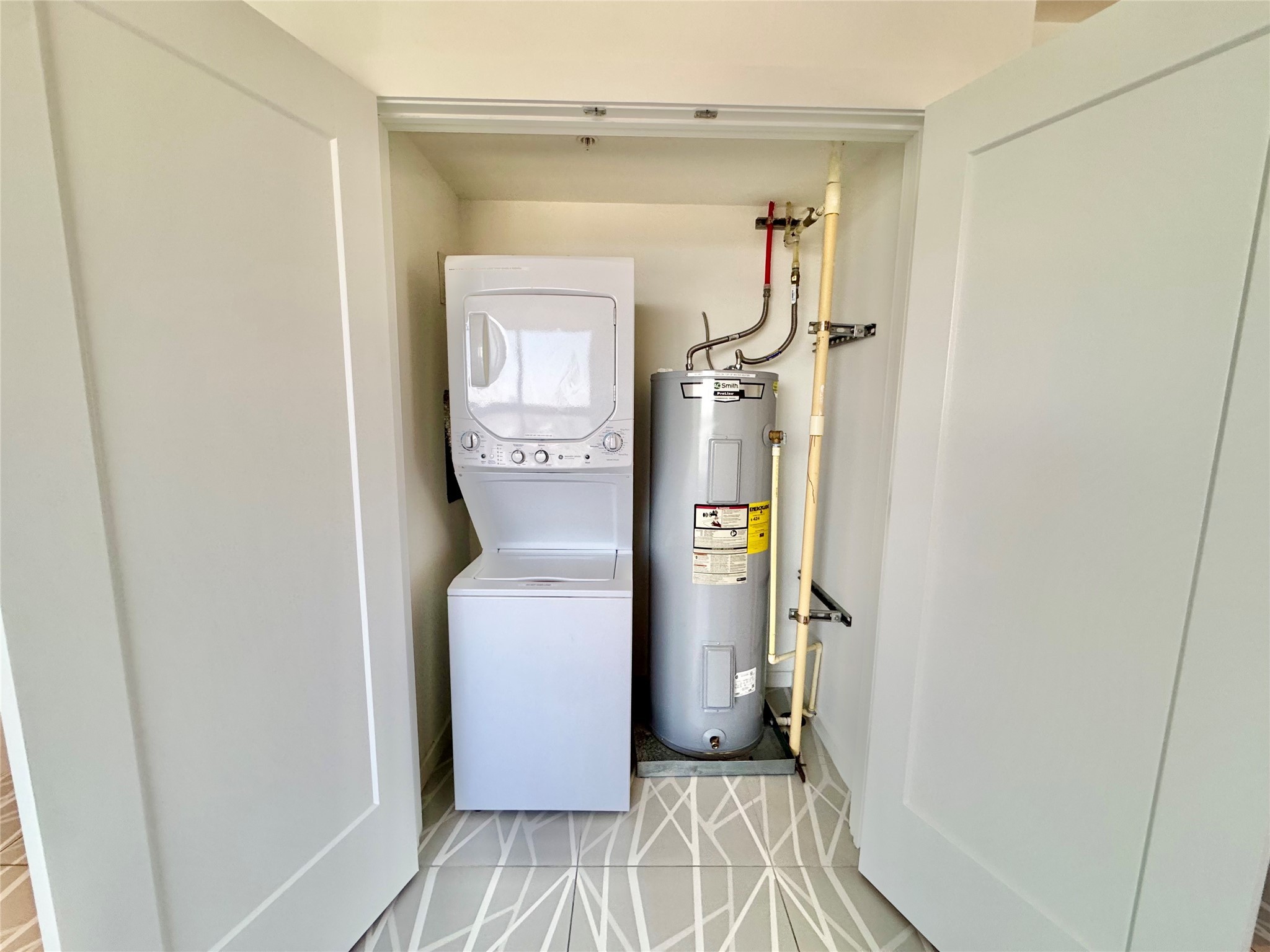 2201 Market Street, Unit 1101 Galveston, TX 77550 - Photo 7 of 12 a view of hallway with wooden floor