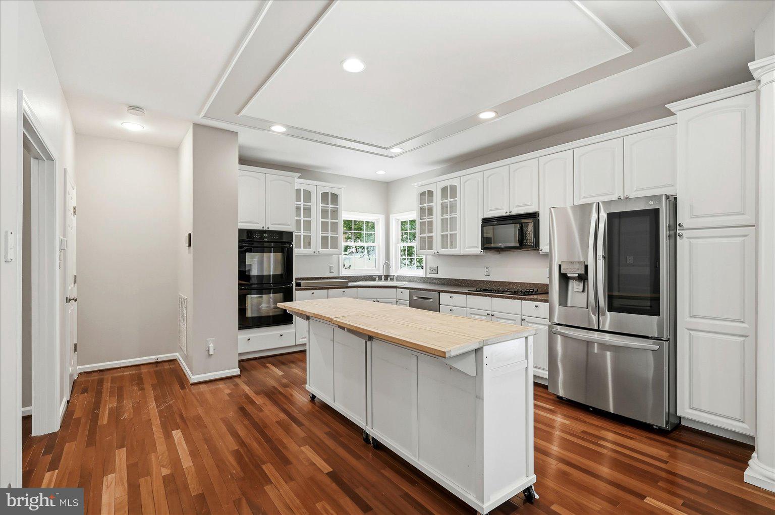 109 Waterside Lane Cross Junction, VA 22625 - Photo 14 of 107 Tray ceilings and recessed lighting