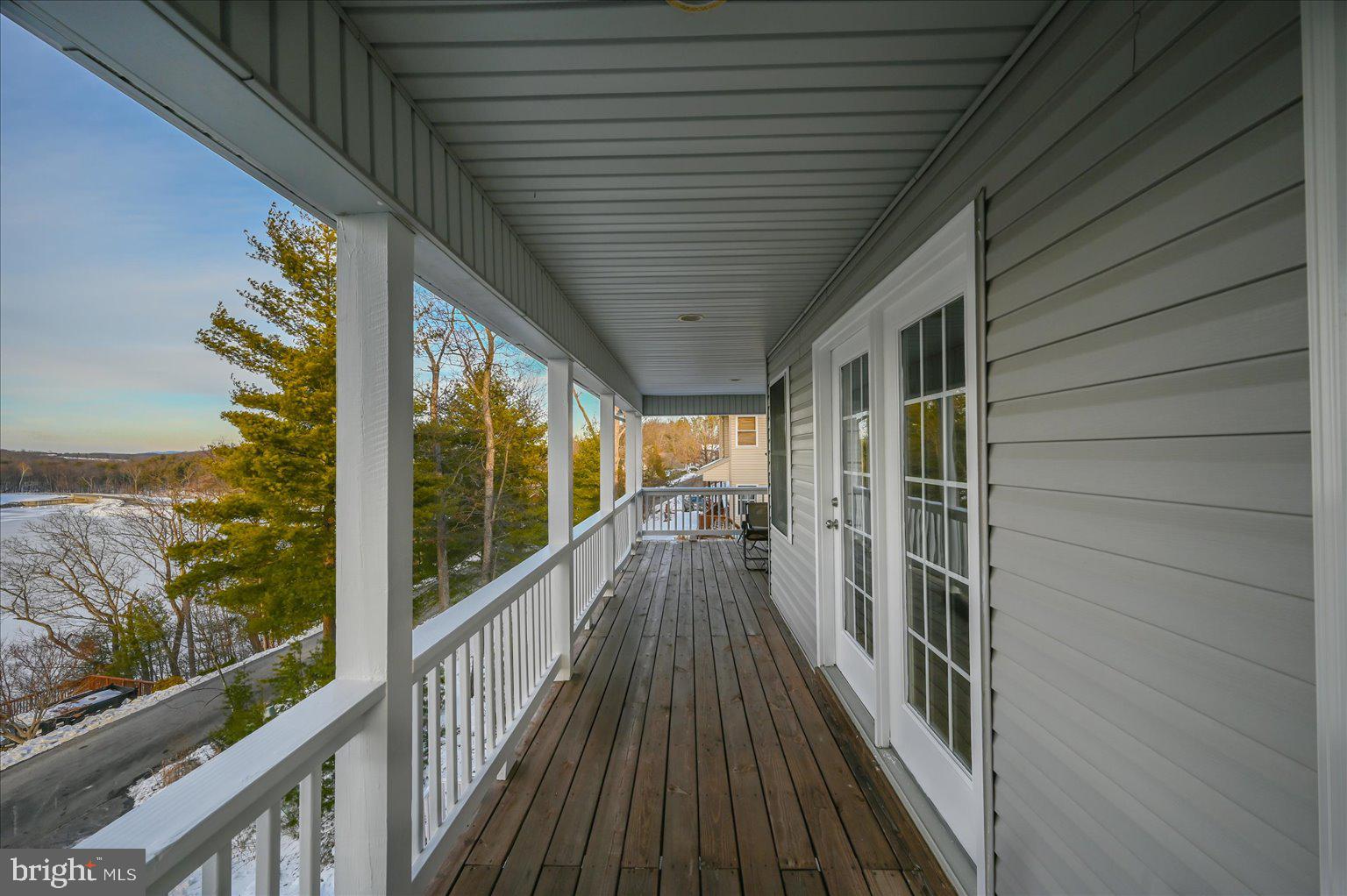 109 Waterside Lane Cross Junction, VA 22625 - Photo 38 of 107 Upper deck