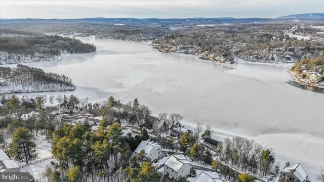 $499,900 | 109 Waterside Lane, Cross Junction, VA 22625