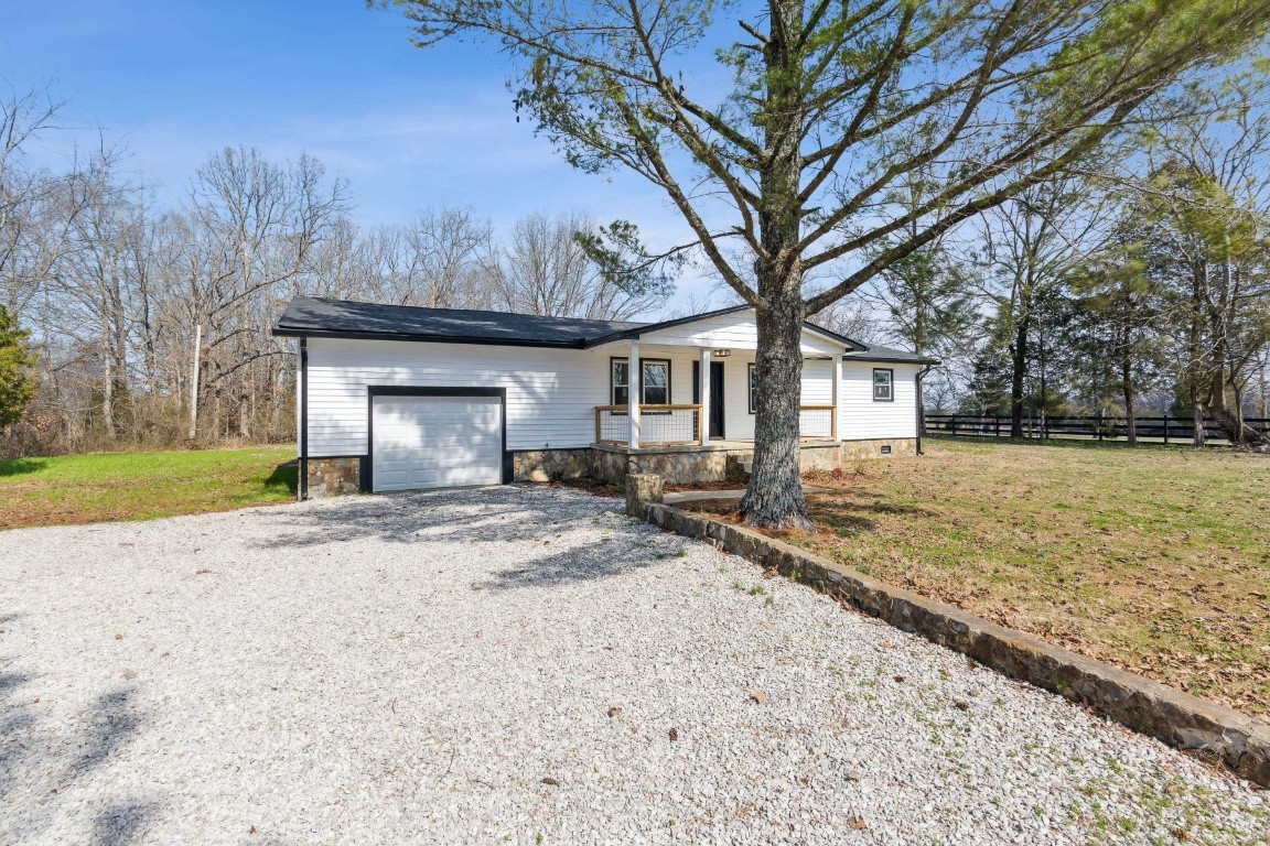 253 Pleasant View Road White Bluff, TN 37187 - Photo 2 of 47 Gallery Image 2