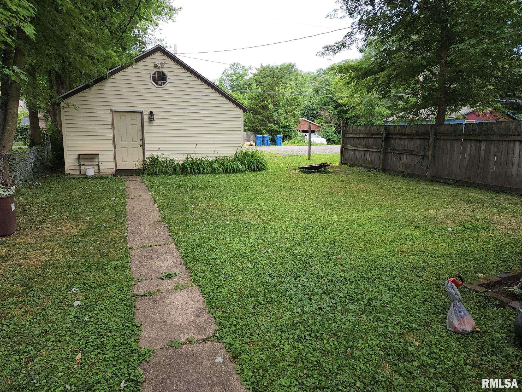 1045 North 6th Street Springfield, IL 62702 - Photo 25 of 27