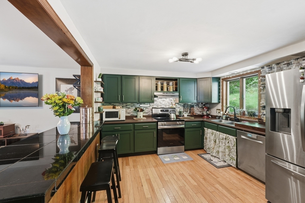 87 Allen Road Sturbridge, MA 01566 - Photo 8 of 40