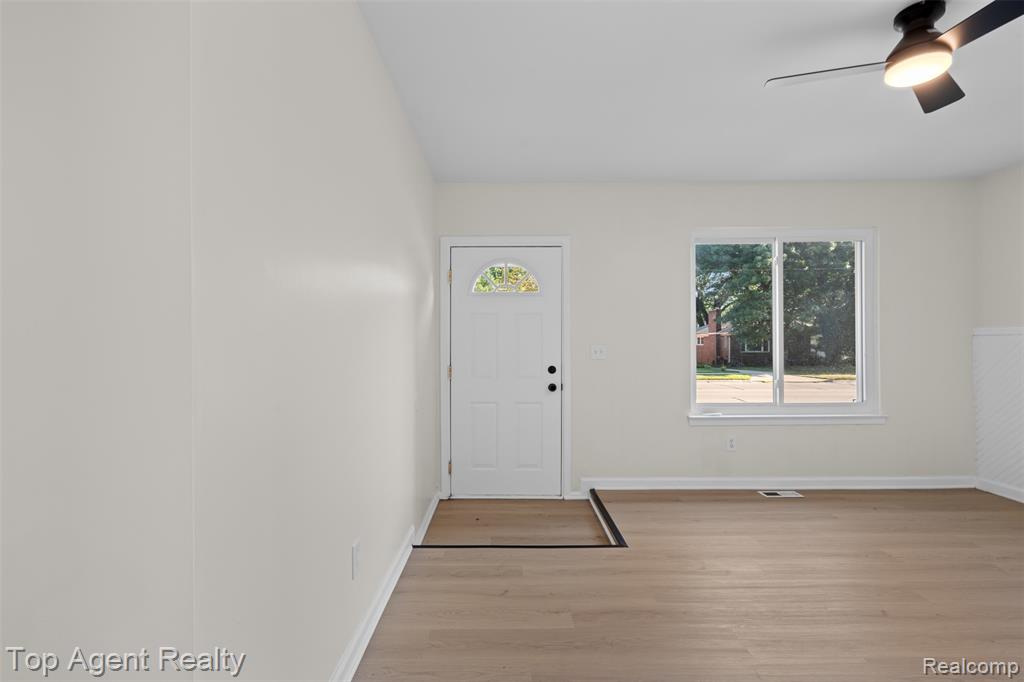 13738 Toepfer Road Warren, MI 48089 - Photo 11 of 47