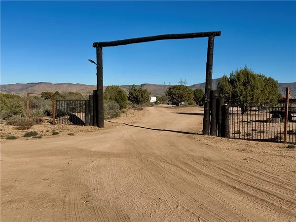 $174,000 | 6806 North Frerichs Ranch Road, Hackberry, AZ 86411