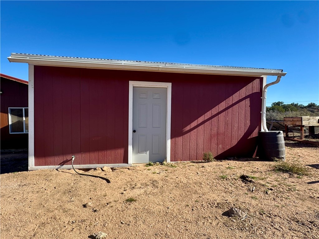 6806 North Frerichs Ranch Road Hackberry, AZ 86411 - Photo 18 of 37 Water storage