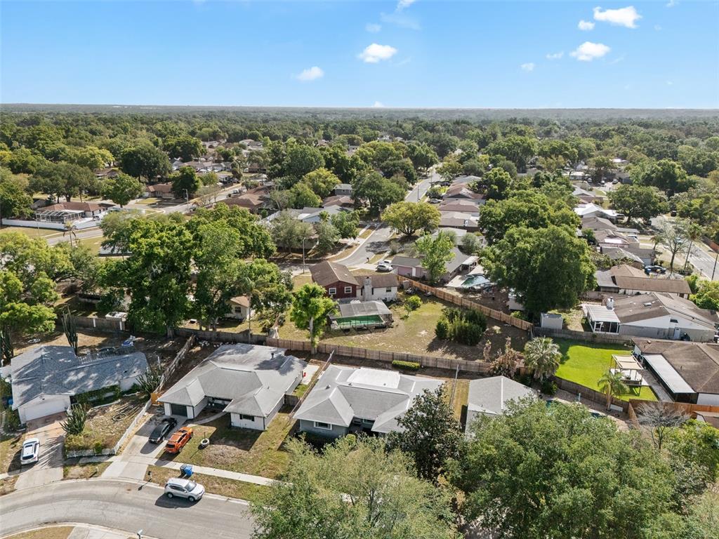 140 Valley Circle Brandon, FL 33510 - Photo 47 of 48 an aerial view of a houses with a yard