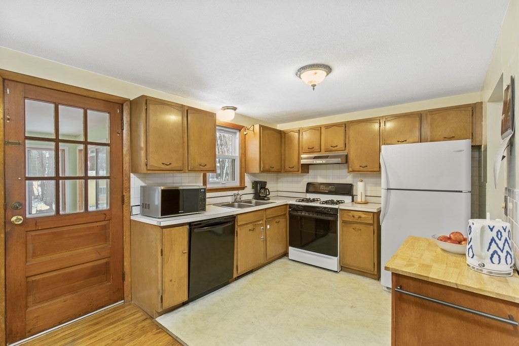 5 Harriman Road Merrimac, MA 01860 - Photo 11 of 31
