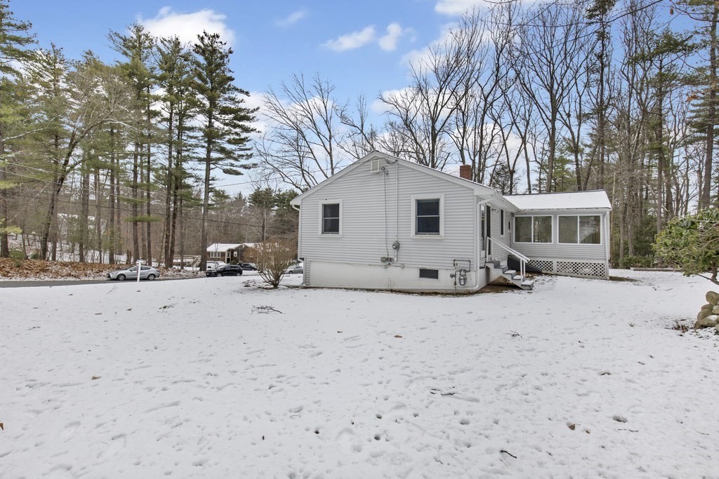 5 Harriman Road Merrimac, MA 01860 - Photo 4 of 31
