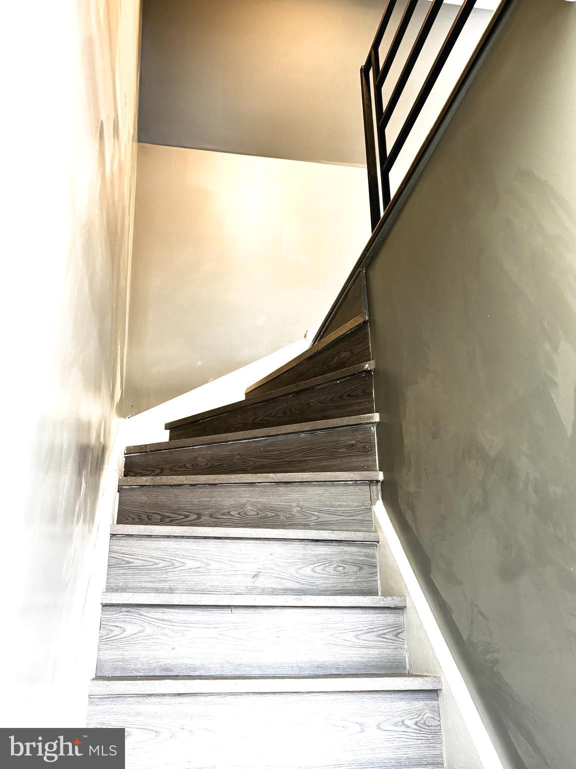 11890 Bustleton Avenue Philadelphia, PA 19116 - Photo 10 of 12 a view of entryway