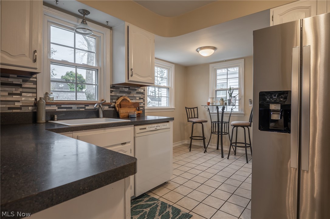 3841 Faversham Road Cleveland, OH 44118 - Photo 11 of 24 Gallery Image 11