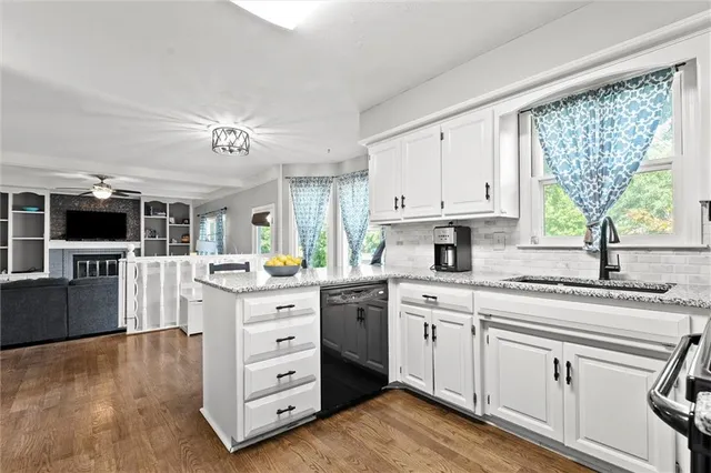 $425,000 | 8403 Swarner Drive, Lenexa, KS 66219