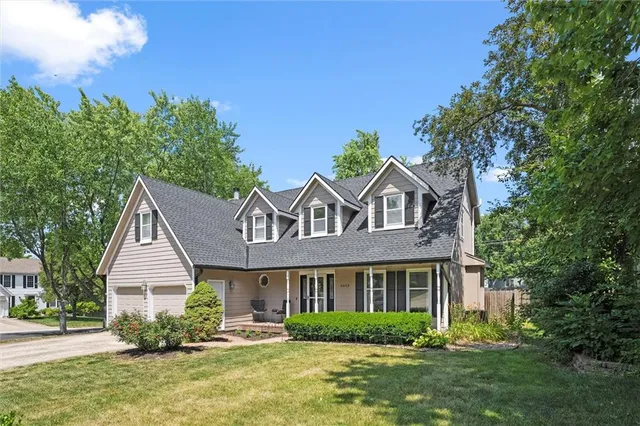 $425,000 | 8403 Swarner Drive, Lenexa, KS 66219