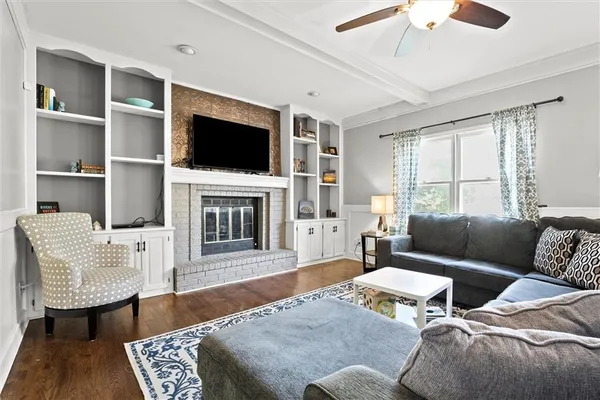 $425,000 | 8403 Swarner Drive, Lenexa, KS 66219