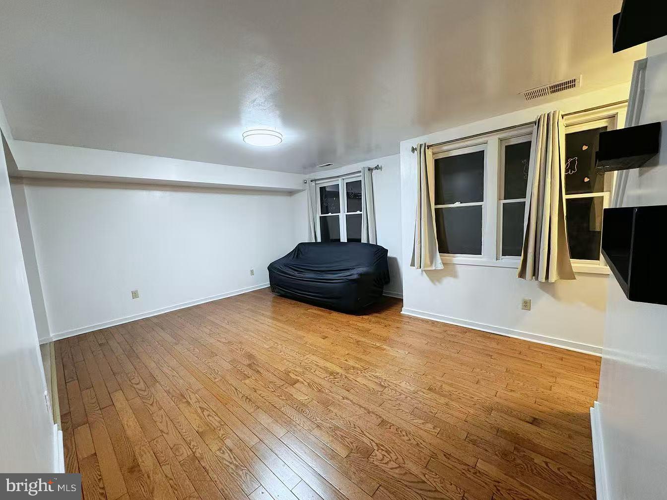 304 North 8th Street Philadelphia, PA 19123 - Photo 3 of 13