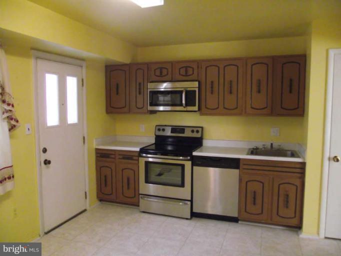3728 Swann Road Suitland, MD 20746 - Photo 6 of 13 Kitchen