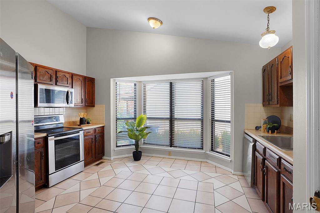 620 Bugle Run Drive Florissant, MO 63034 - Photo 7 of 26