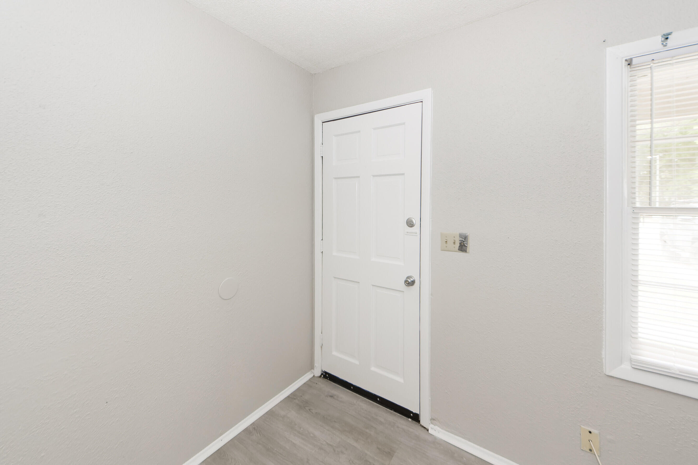 1836 Camp Road, Unit D Charleston, SC 29412 - Photo 5 of 21 02