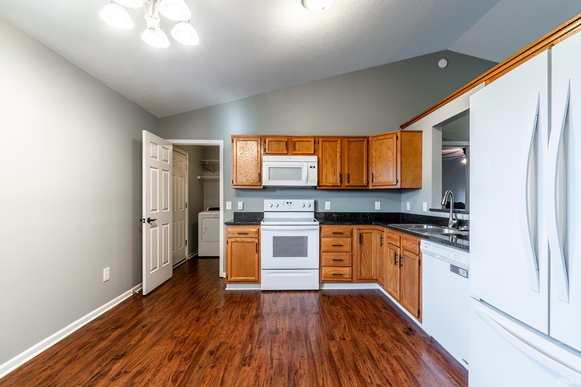2316 Sweet Cider Road Fort Wayne, IN 46818 - Photo 8 of 36