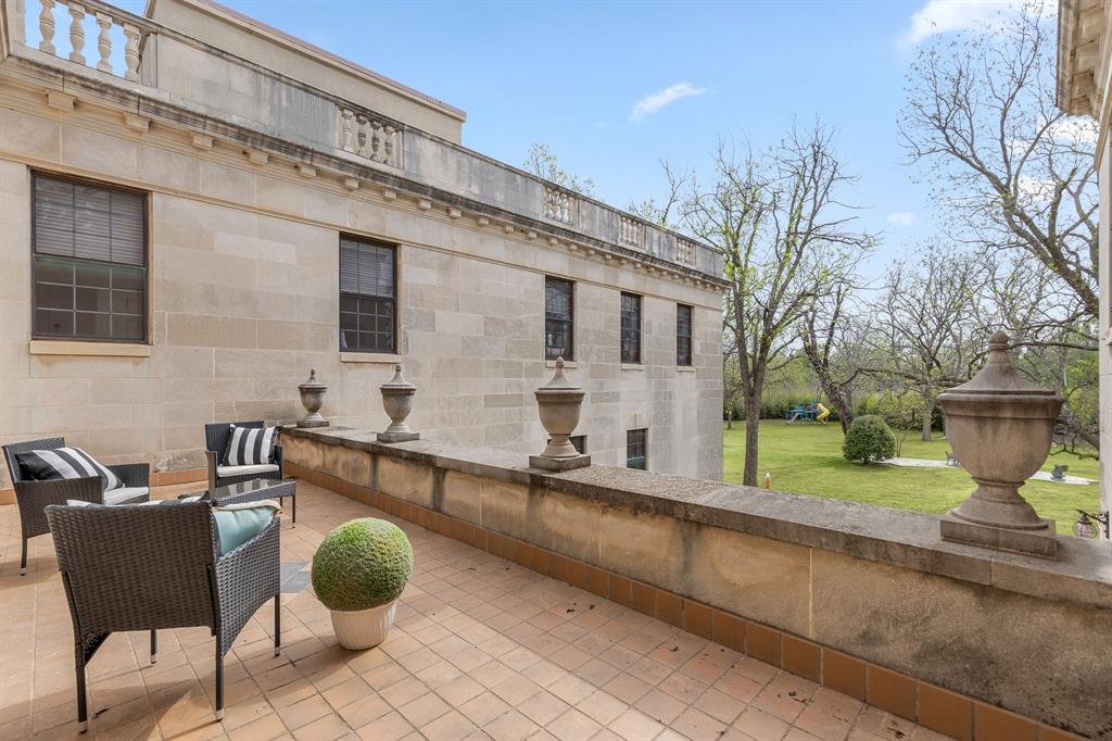 3100 Hamilton Boulevard Wichita Falls, TX 76308 - Photo 22 of 40 a view of a chair and table in the back yard of the house