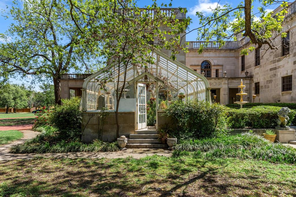 3100 Hamilton Boulevard Wichita Falls, TX 76308 - Photo 35 of 40 a front view of a house with garden